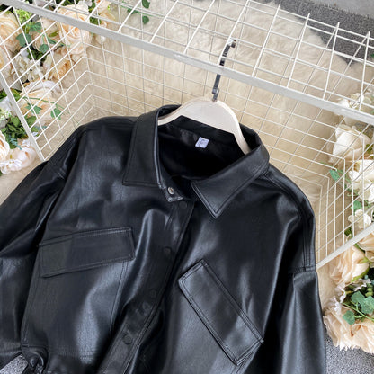 Giacca in  pelle bomber crop: Stile Ribelle per ogni occasione