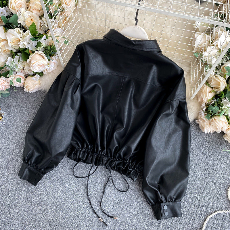 Giacca in  pelle bomber crop: Stile Ribelle per ogni occasione